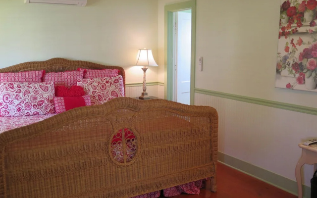 Yellow House Bed and Breakfast