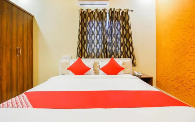 Aaditya Grand by OYO Rooms