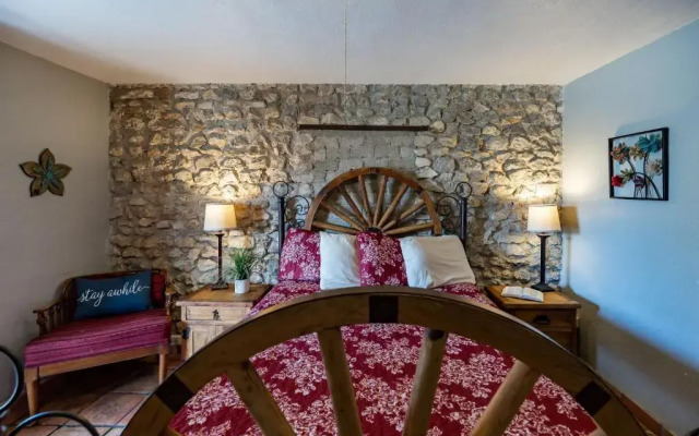 The Leakey Inn by CMD