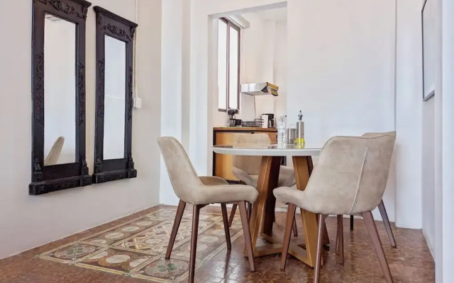 w Upscale 1BR in Casco Viejo