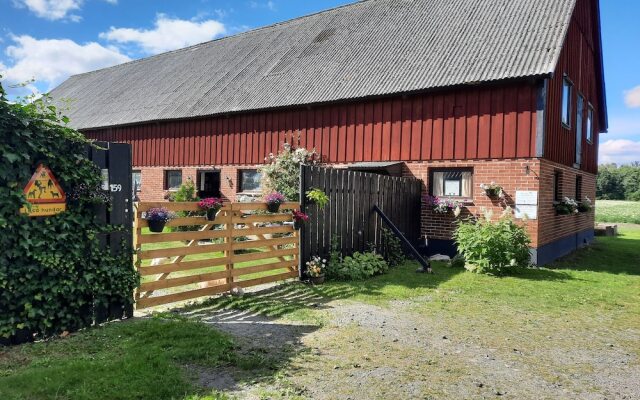 Tollarp - Barn - Sleeps 3 - Pet Friendly - Parking