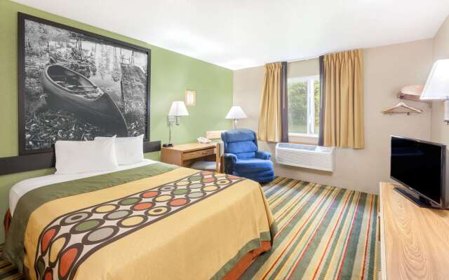 Super 8 by Wyndham Grayling