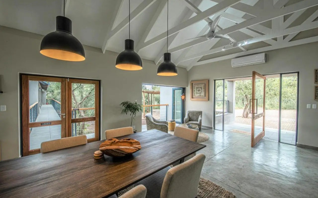 Little Kubu Lodge
