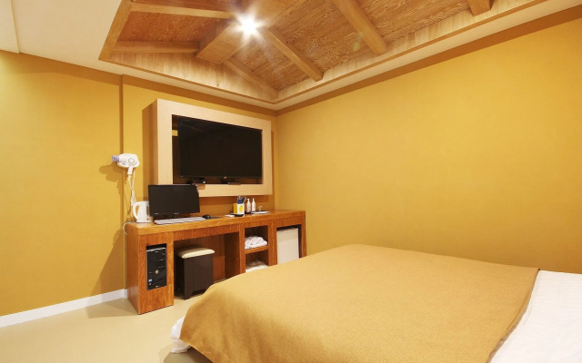 Iksan Hotel Banditburi