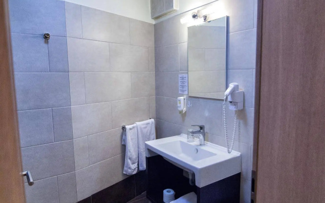 Armonia by Aristocratis