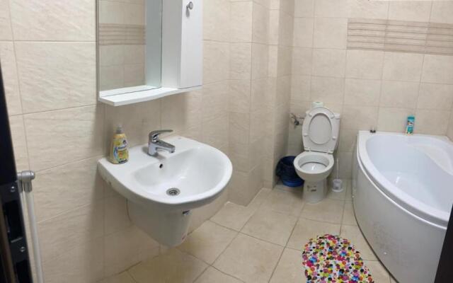 Apartament cu 3 camere