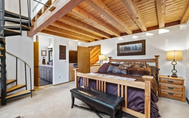 82 Lenawee Lane 5 Bedroom Home