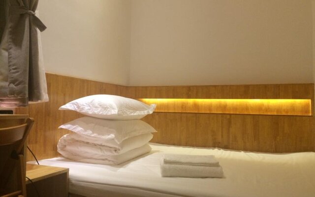 Rong Gallery Inn