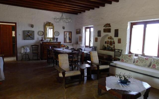 Aigina 3 Bedroom House by the Sea