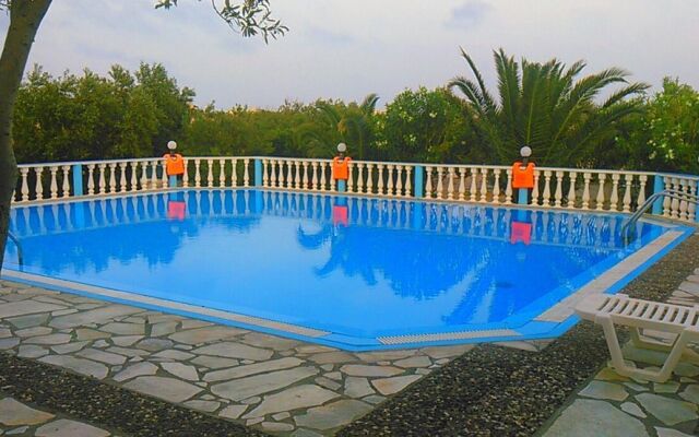 Studio Apartment Perivolos