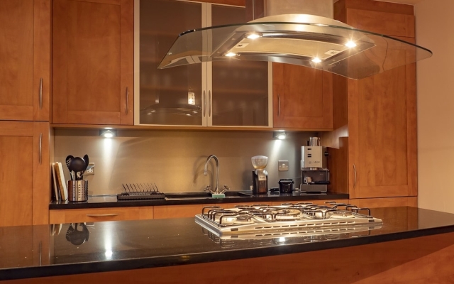 Elegant 2BR Apartment with Balcony and Parking