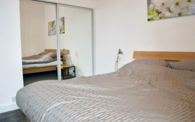 1 Bedroom Flat Near Dalry Area
