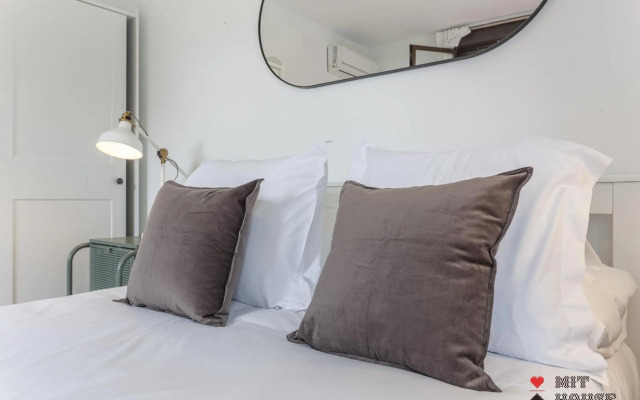 Mit House Latina En Madrid