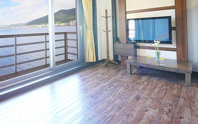 Tongyeong Iris Pension
