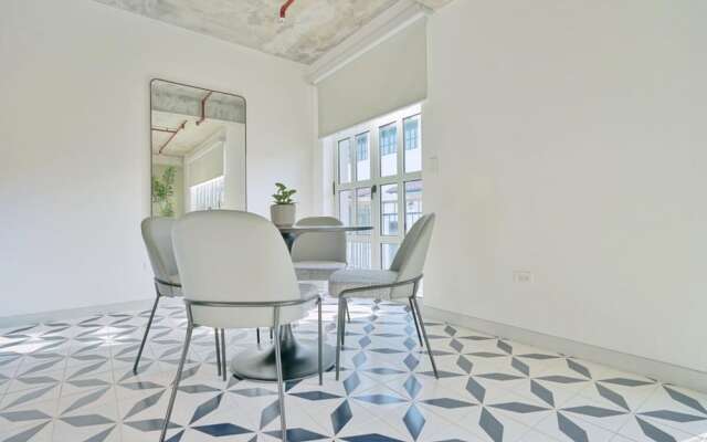w Picturesque 2BR in Plaza Herrera