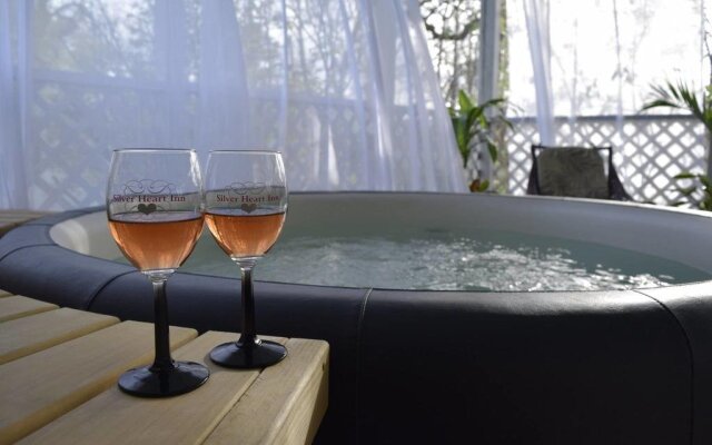 Silver Heart Inn and Cottages