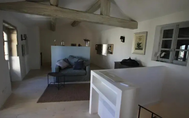 Provence Secrète-Maison Provencale de Hameau