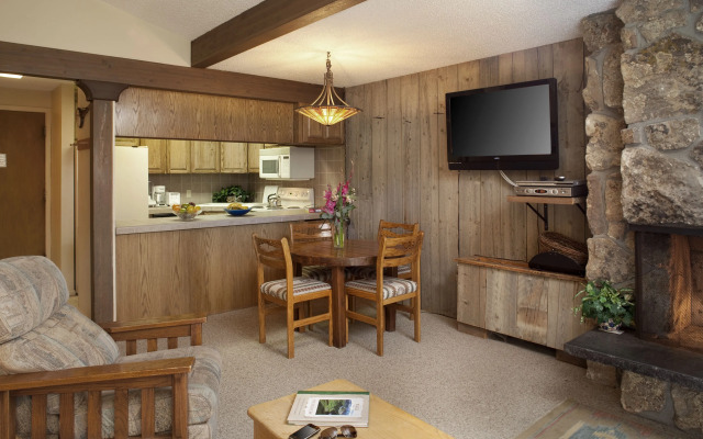 Lichenhearth Condominiums