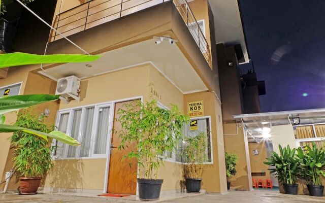 ZEN Rooms Near Alun-Alun