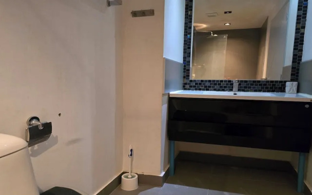 Boutique Comfort 1BR T2-410