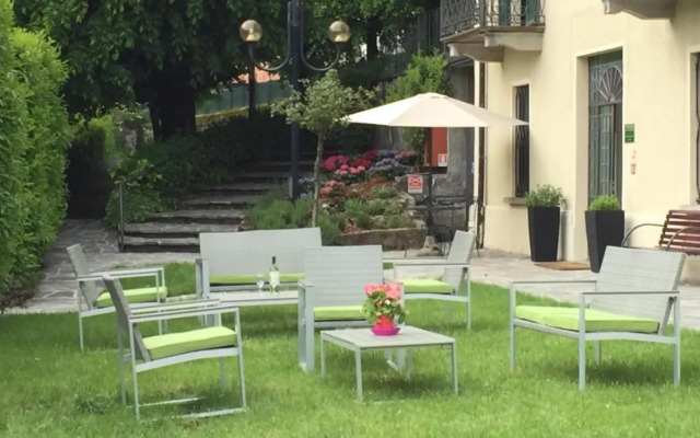 Shangrilla Hotel & Restaurant