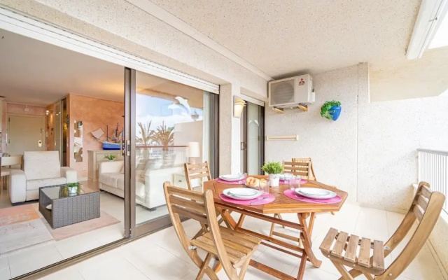 Apartment in Empuriabrava With Canal Views
