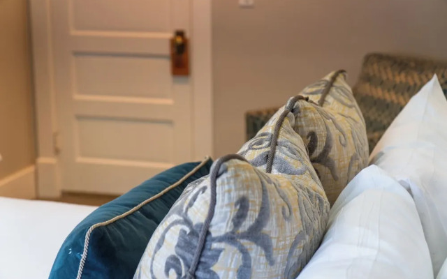 Huff House Inn and Cabins