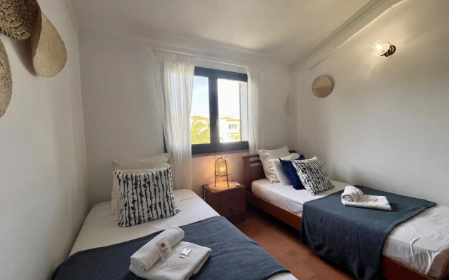 Tavira Traditional Villa by Homing