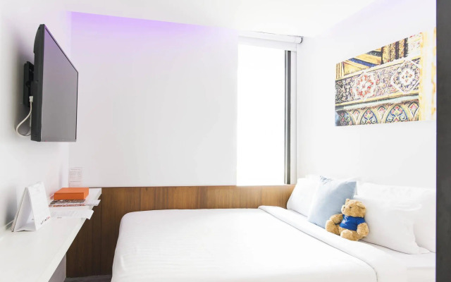 S Box Sukhumvit Hotel