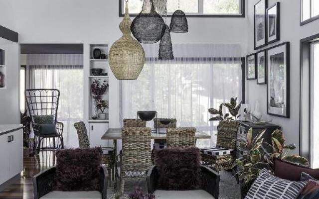 The Seaview - Designer Beachfront House