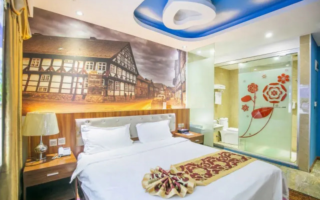 Huaxiang Shengshi Hotel