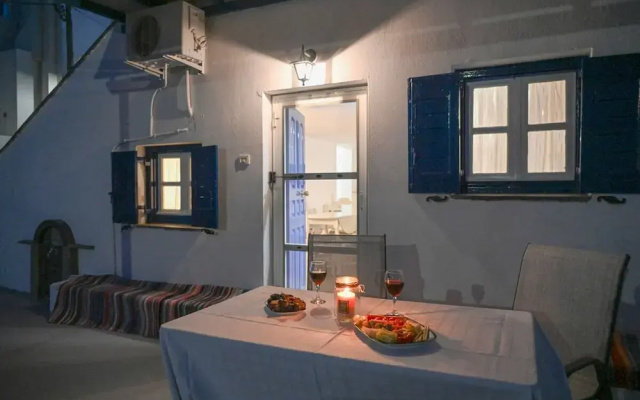La Luna in Agia Barbara Tinos