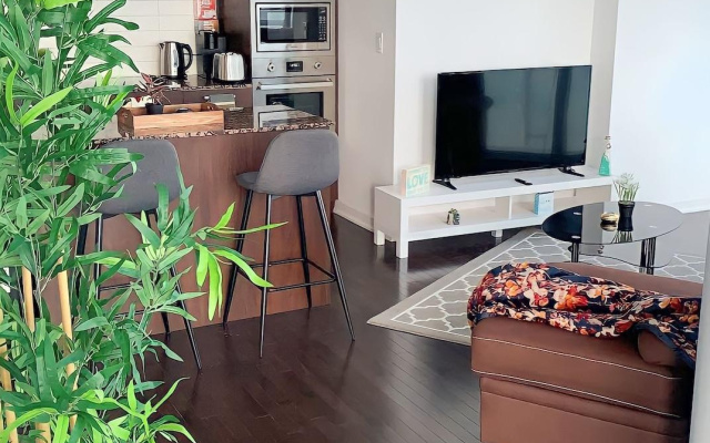 Luxury 2 Bedroom Lakeview