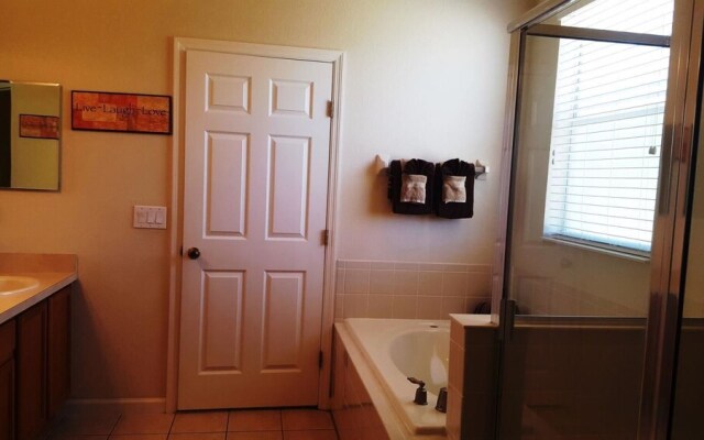 Spacious 6 Bedroom Villa