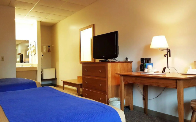 Lodging on the Square