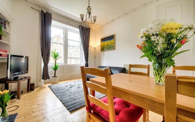 Victorian Apartment in Lively Marchmont
