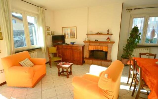 Luxurious Holiday Home in Montignoso with Garden