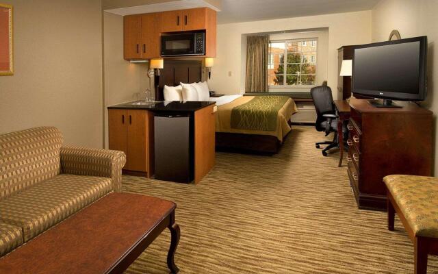 Spark by Hilton Sterling Dulles Airport