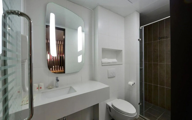 ibis Shanghai New Hongqiao