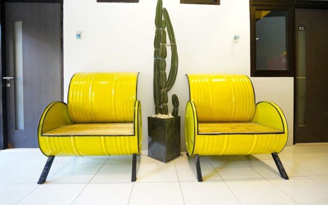 Oyo 1293 Claudya Residence