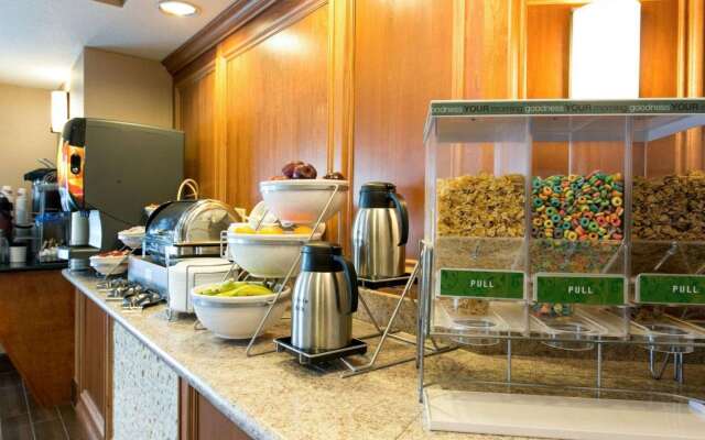 Comfort Suites Benton Harbor - St. Joseph