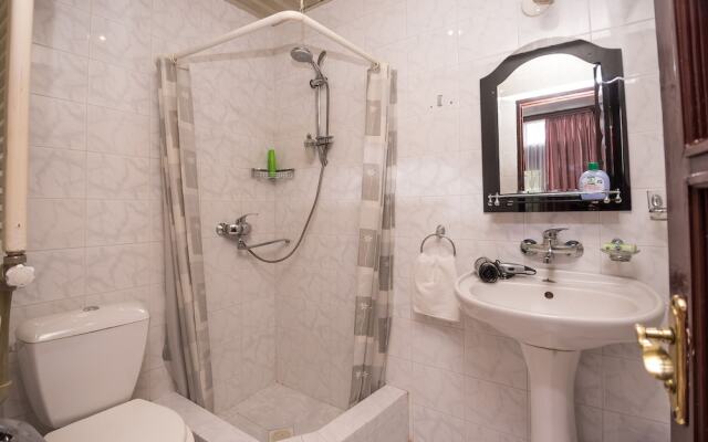 Lia's Guest House