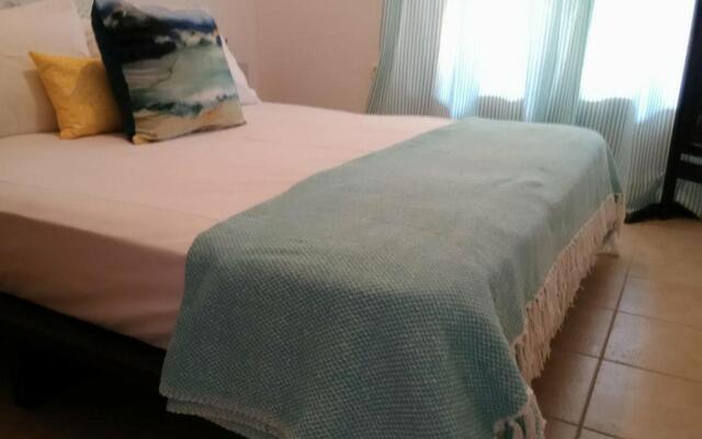 Garden House by the Sea