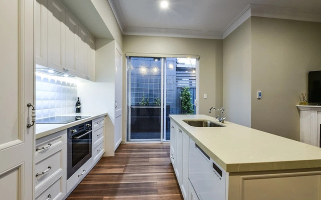 Aloha Luxury Central Apartments