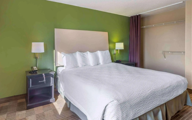 Extended Stay America Select Suites Chicago Downers Grove