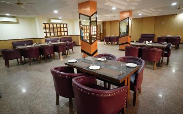 OYO 44364 Hotel Gaurab