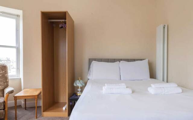 Cosy 2 Bedroom in Edinburgh Old Town