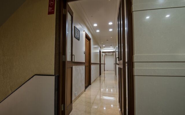 OYO 9721 Hotel SR Rooms
