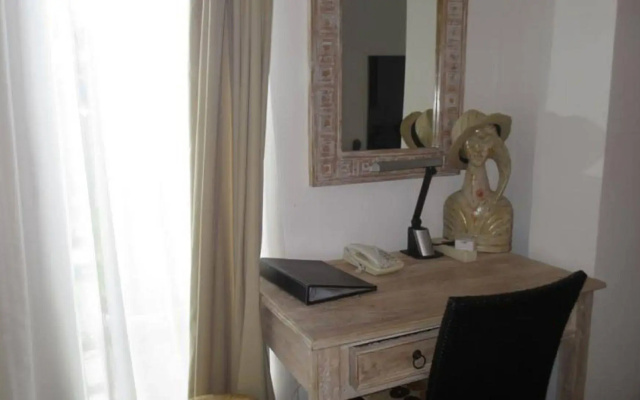 Bali Court Hotel and Apartments