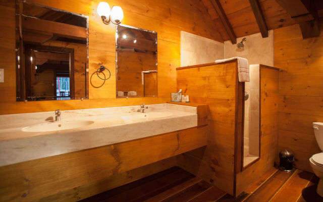 Admiral's Inn and Gunpowder Suites